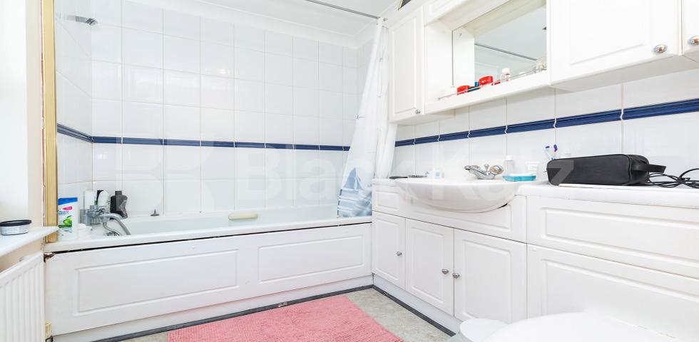 			1 Bedroom, 1 bath, 1 reception Apartment			 Ensign Street E1, Aldgate / tower Hill